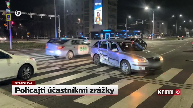 Policajti účastníkmi zrážky
