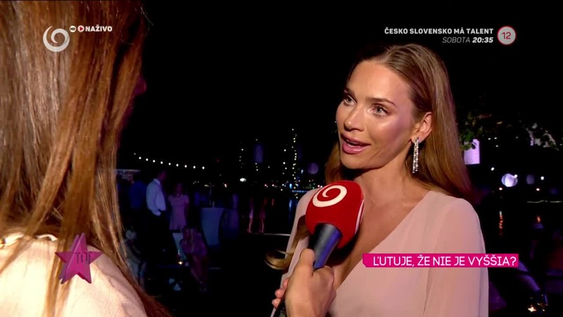 ĽUTUJE, ŽE NIE JE VYŠŠIA?