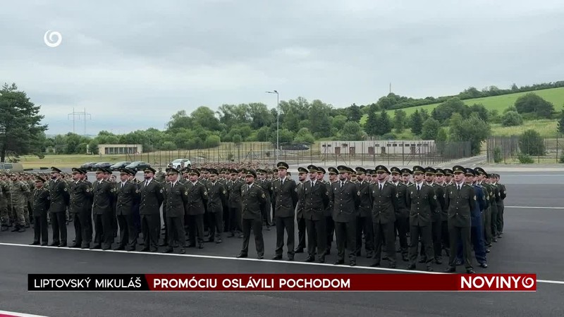 PROMÓCIU OSLÁVILI POCHODOM