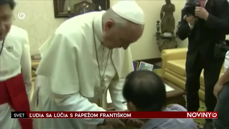 ĽUDIA SA LÚČIA S PÁPEŽOM FRANTIŠKOM