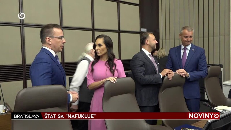 ŠTÁT SA "NAFUKUJE"