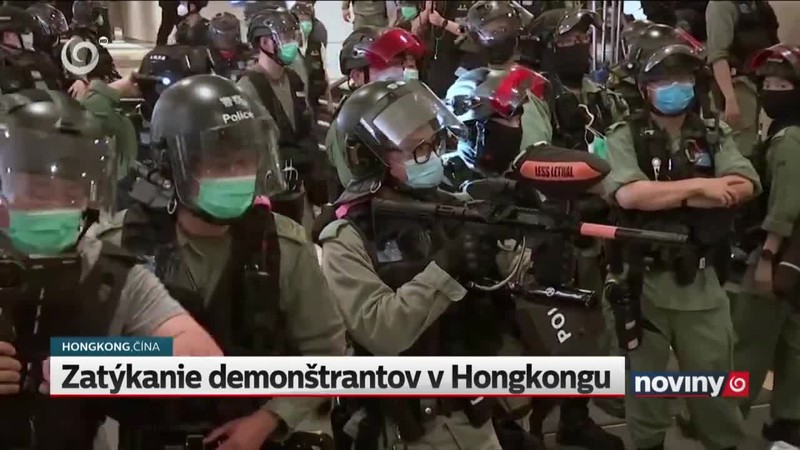 Zatýkanie demonštrantov v Hongkongu