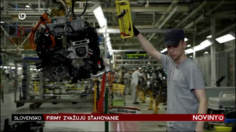 FIRMY ZVAŽUJÚ SŤAHOVANIE