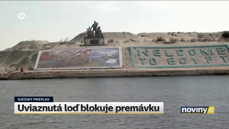 Uviaznutá loď blokuje premávku
