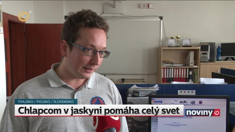 Chlapcom v jaskyni pomáha celý svet