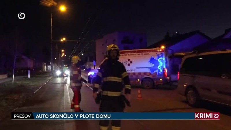 AUTO SKONČILO V PLOTE DOMU