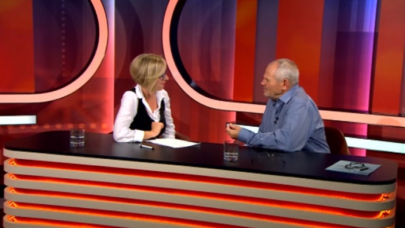 O väzenských pruhoch, o národnom cítení z výpredaja a o rozprávkovom L. Machalovi