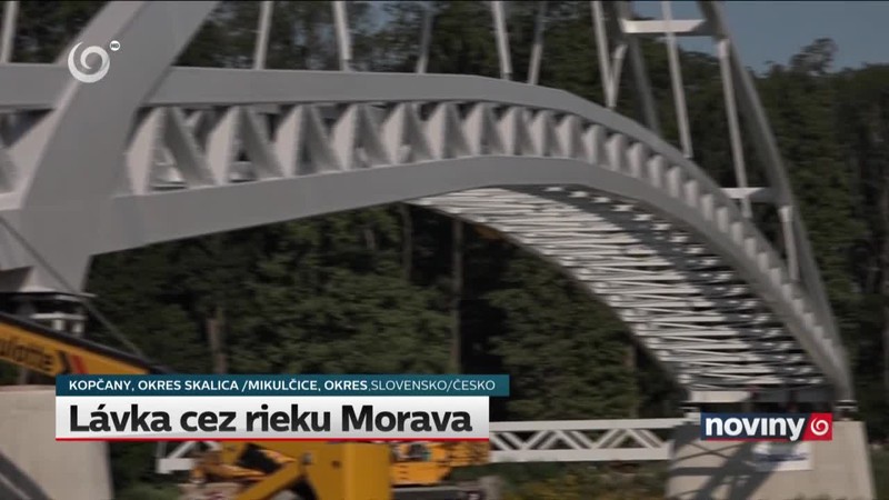 Lávka cez rieku Morava