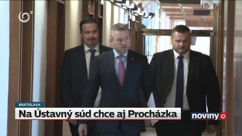 Na Ústavný súd chce aj Procházka
