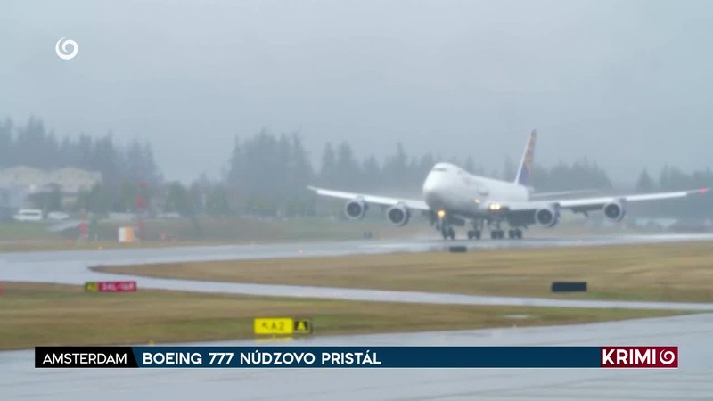 BOEING 777 NÚDZOVO PRISTÁL