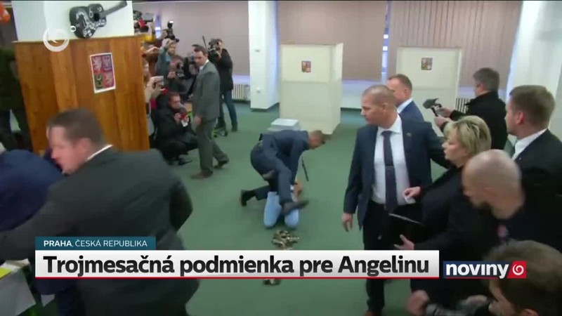 Trojmesačná podmienka pre Angelinu