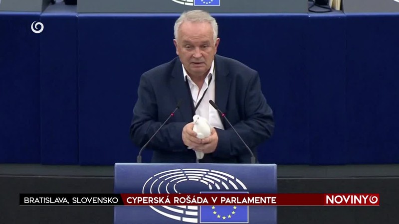 CYPERSKÁ ROŠÁDA V PARLAMENTE