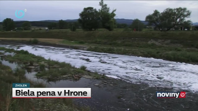 Biela pena v Hrone