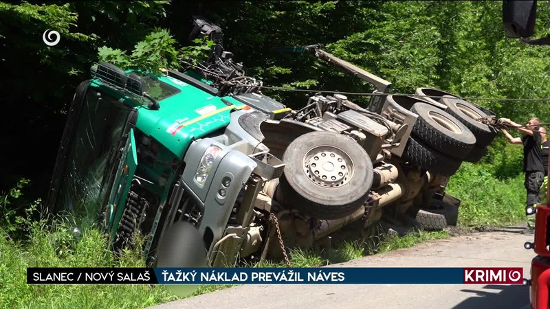 ŤAŽKÝ NÁKLAD PREVÁŽIL NÁVES