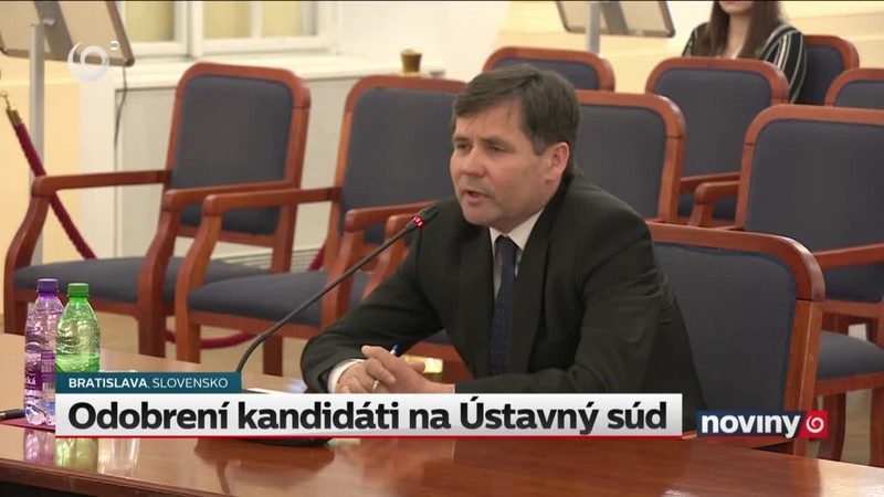 Odobrení kandidáti na Ústavný súd