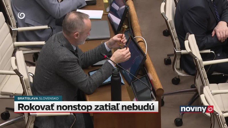 Rokovať nonstop zatiaľ nebudú