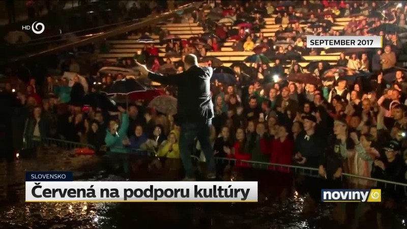 Červená na podporu kultúry