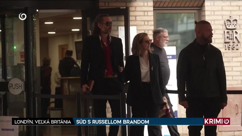 SÚD S RUSSELLOM BRANDOM