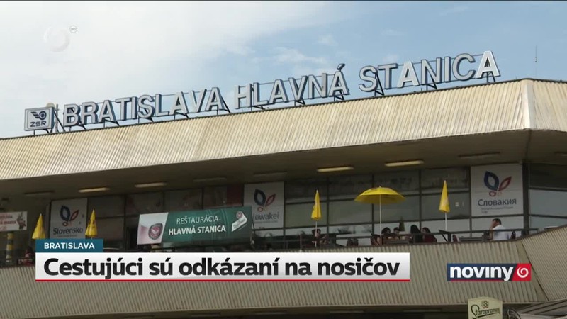 Cestujúci sú odkázaní na nosičov