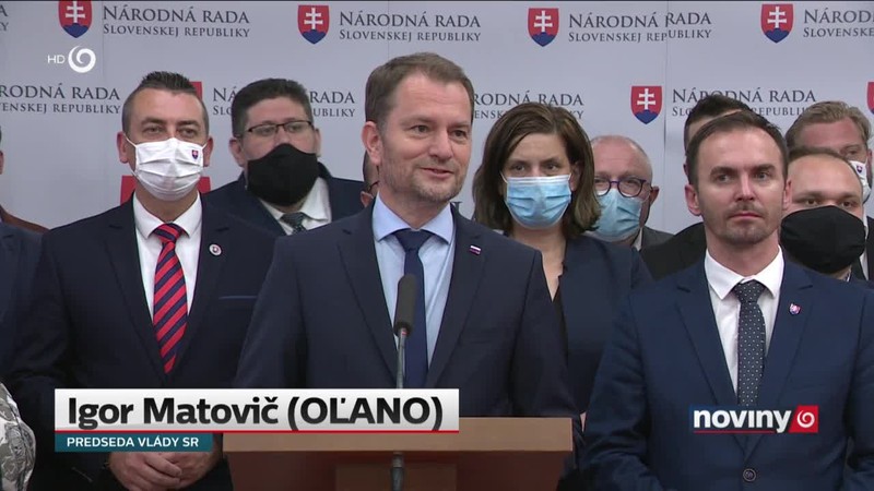 Poslanci rokovali až do rána