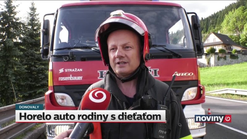 Horelo auto rodiny s dieťaťom