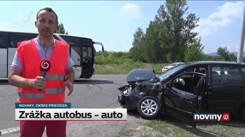 Zrážka autobus - auto