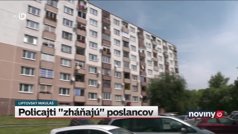 Policajti "zháňajú" poslancov