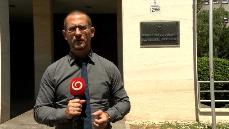 Rezort financií prekvapil slabší výber dane, znižuje prognózu daňových príjmov