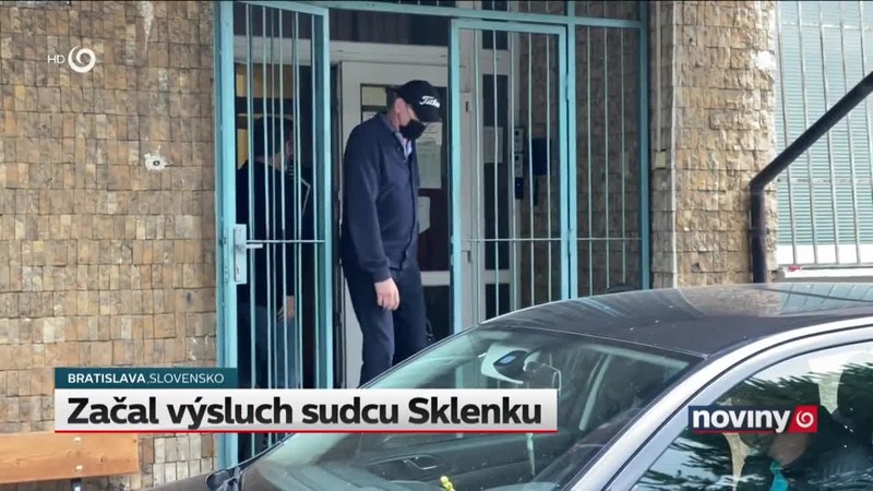 Začal výsluch sudcu Sklenku