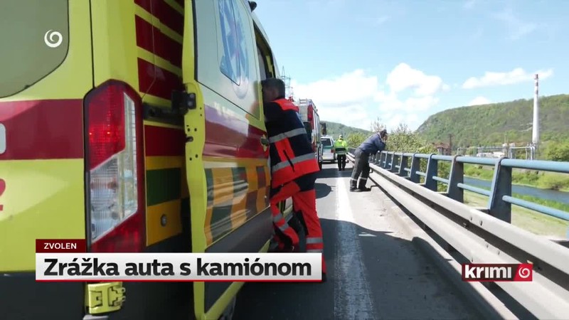 Zrážka auta s kamiónom