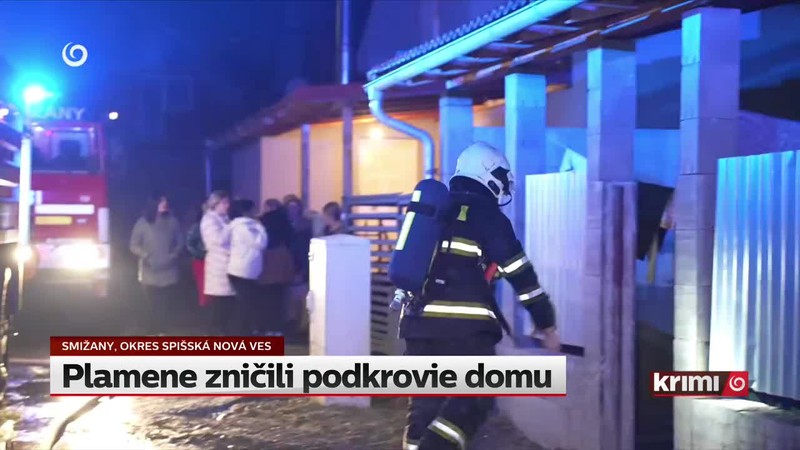 Plamene zničili podkrovie domu