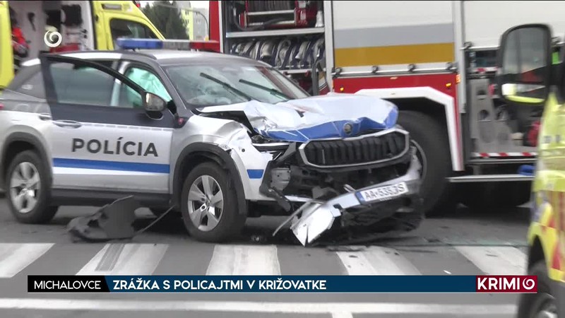 ZRÁŽKA S POLICAJTMI V KRIŽOVATKE