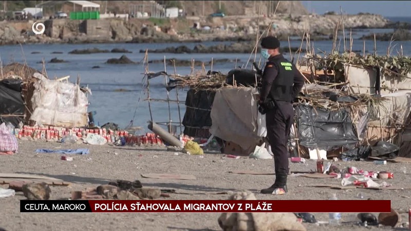 POLÍCIA SŤAHOVALA MIGRANTOV Z PLÁŽE