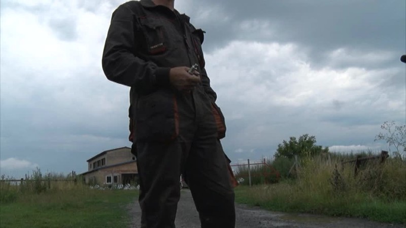 Vodič prešiel muža ležiaceho na ceste a z miesta nehody odišiel