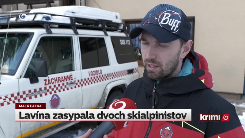 Lavína zasypala dvoch skialpinistov