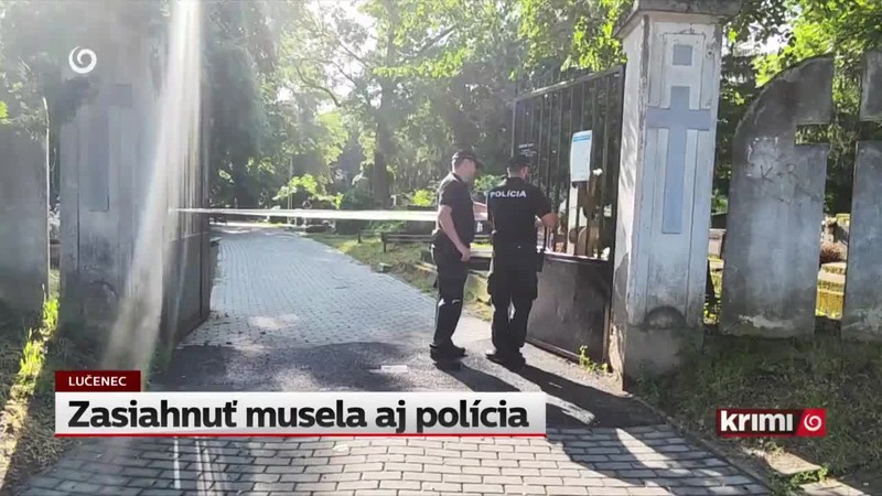Zasiahnuť musela aj polícia