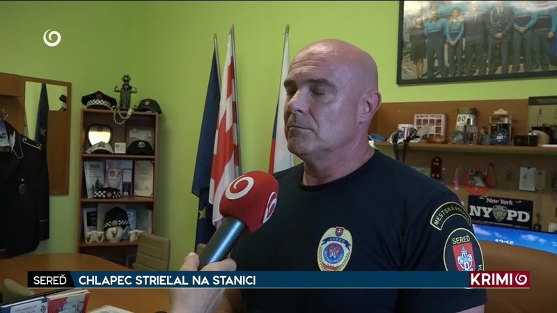 CHLAPEC STRIEĽAL NA STANICI