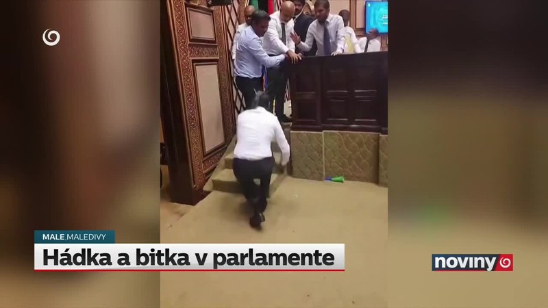 Hádka a bitka v parlamente