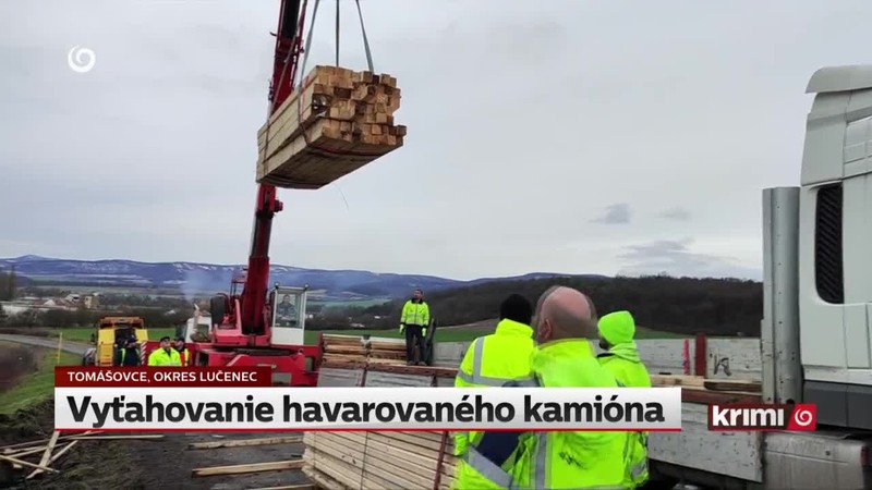Vyťahovanie havarovaného kamióna