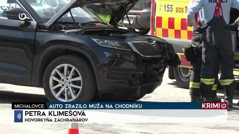 AUTO ZRAZILO MUŽA NA CHODNÍKU