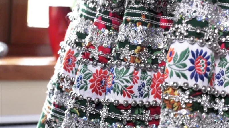 Na Miss folklóry nevyráža dych len pôvab finalistiek. Nemenej krásne sú aj kroje