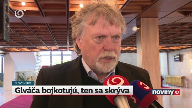 Glváča bojkotujú, ten sa skrýva