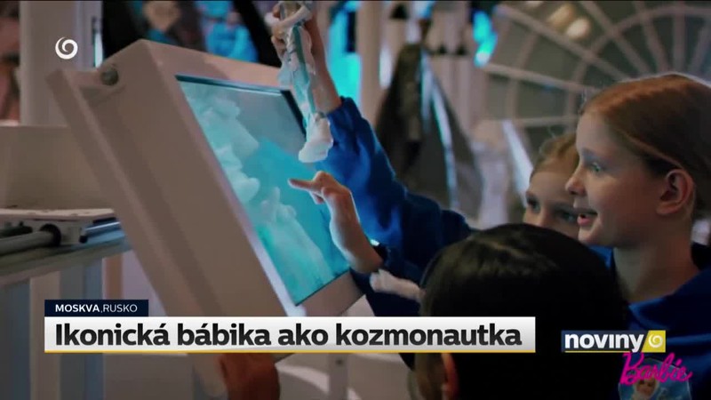 Ikonická bábika ako kozmonautka
