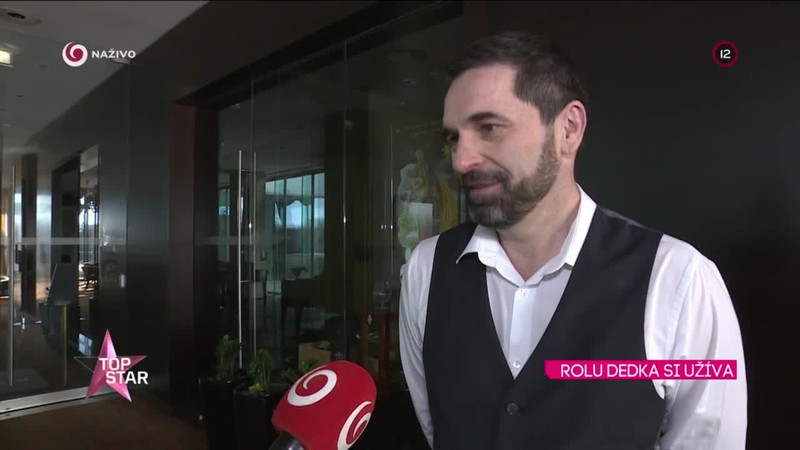 ROLU DEDKA SI UŽÍVA