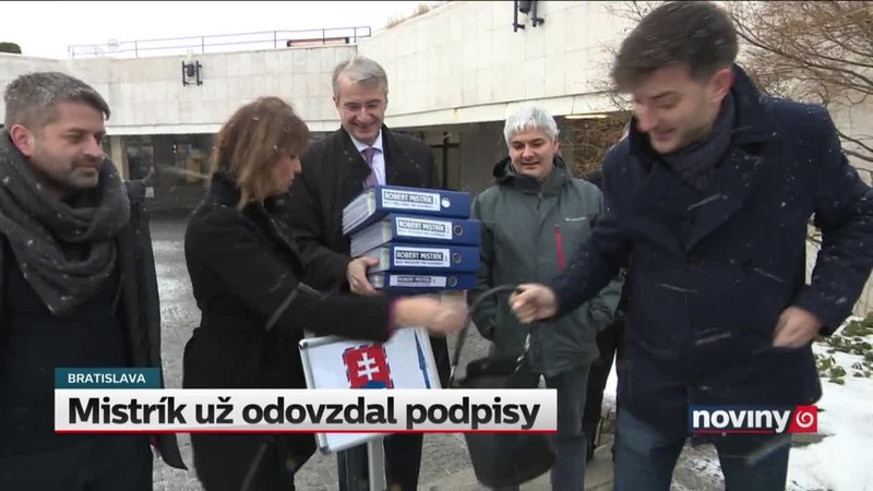 Mistrík už odovzdal podpisy