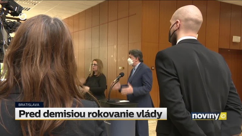 Pred demisiou rokovanie vlády