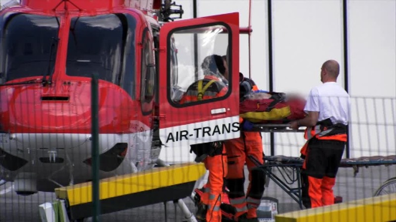 Pod prevráteným traktorom ostal zakliesnený muž