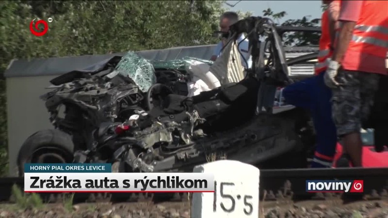 Zrážka auta s rýchlikom