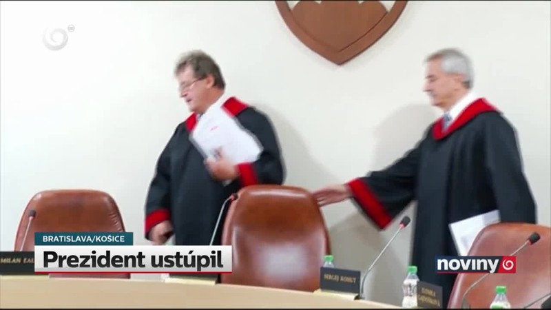 Prezident ustúpil