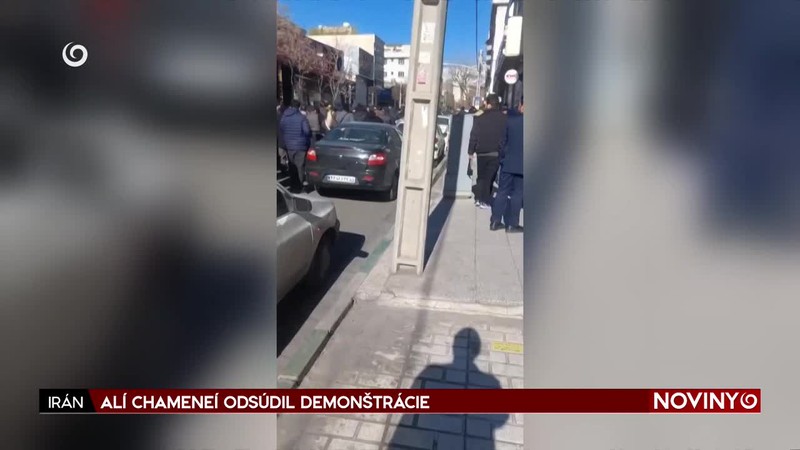 ALÍ CHAMENEÍ ODSÚDIL DEMONŠTRÁCIE